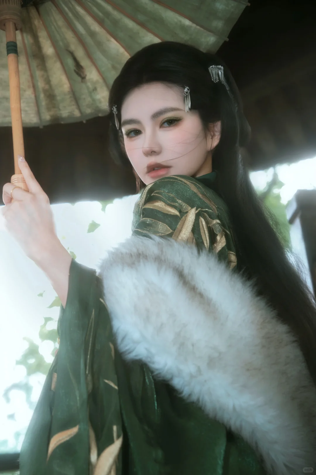 西湖拍青蛇写真 被路人问是不是在拍电影🎬