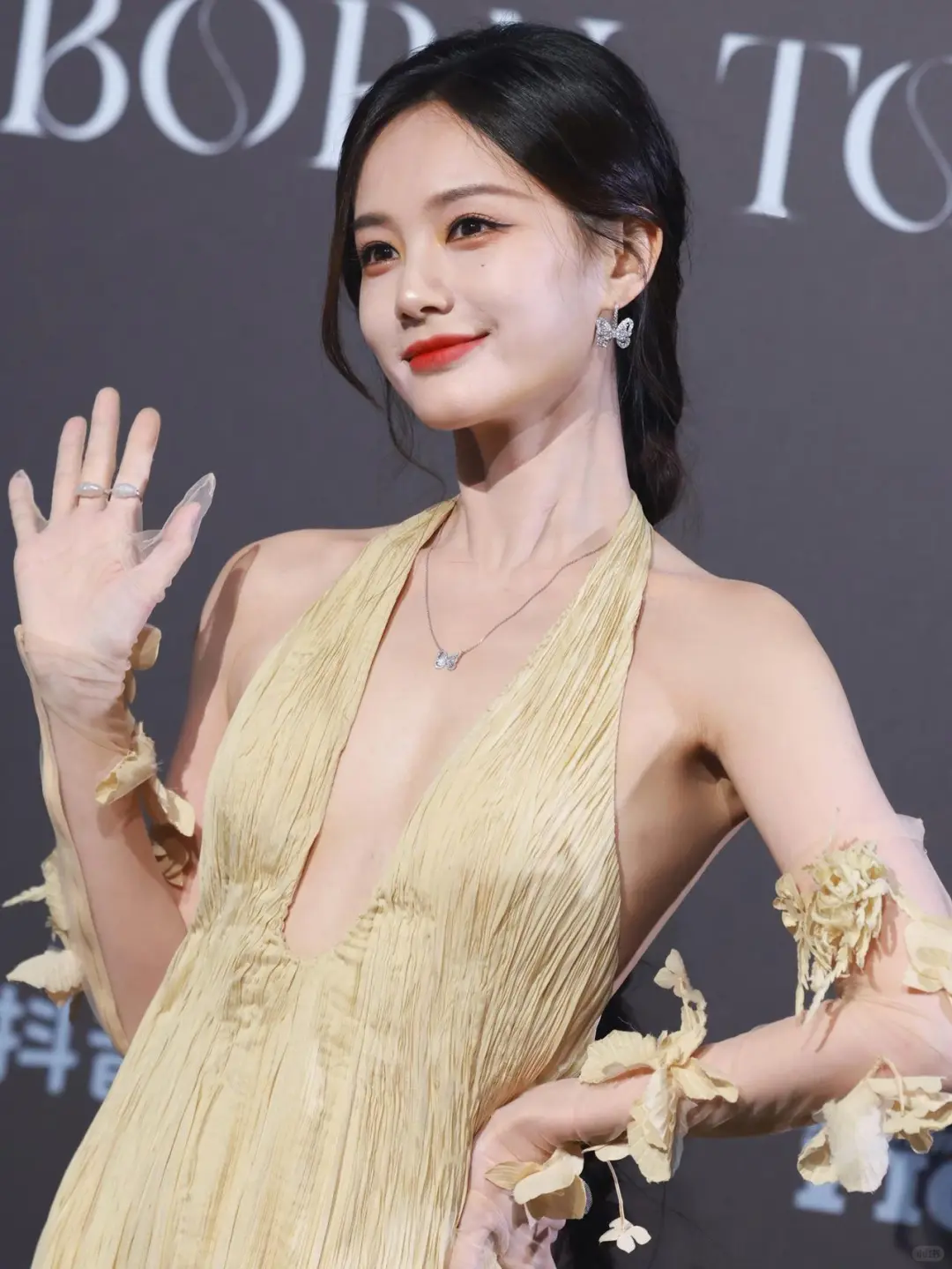 女神李一桐