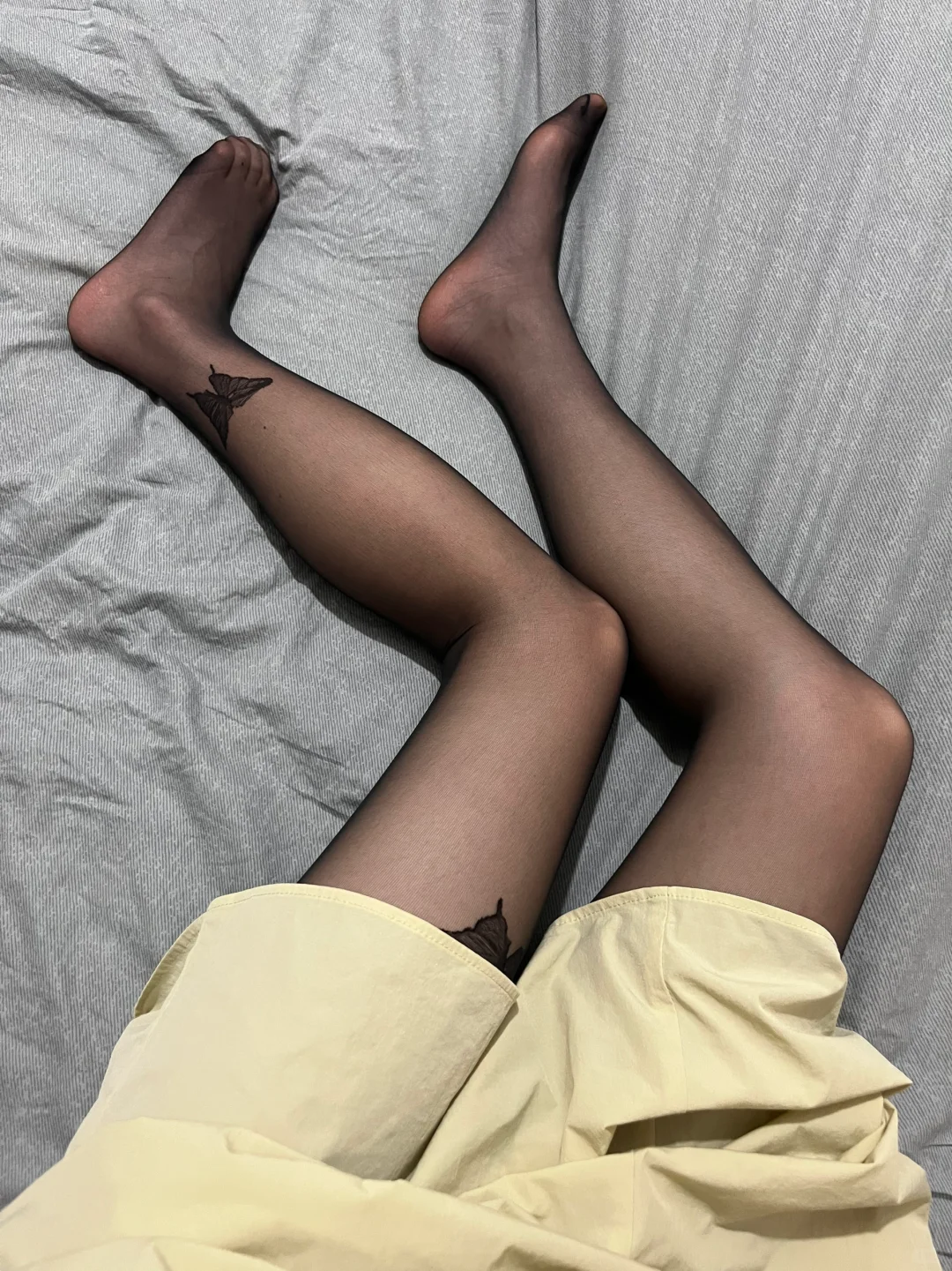 脚踝的黑蝴蝶🦋真的好创意哇！