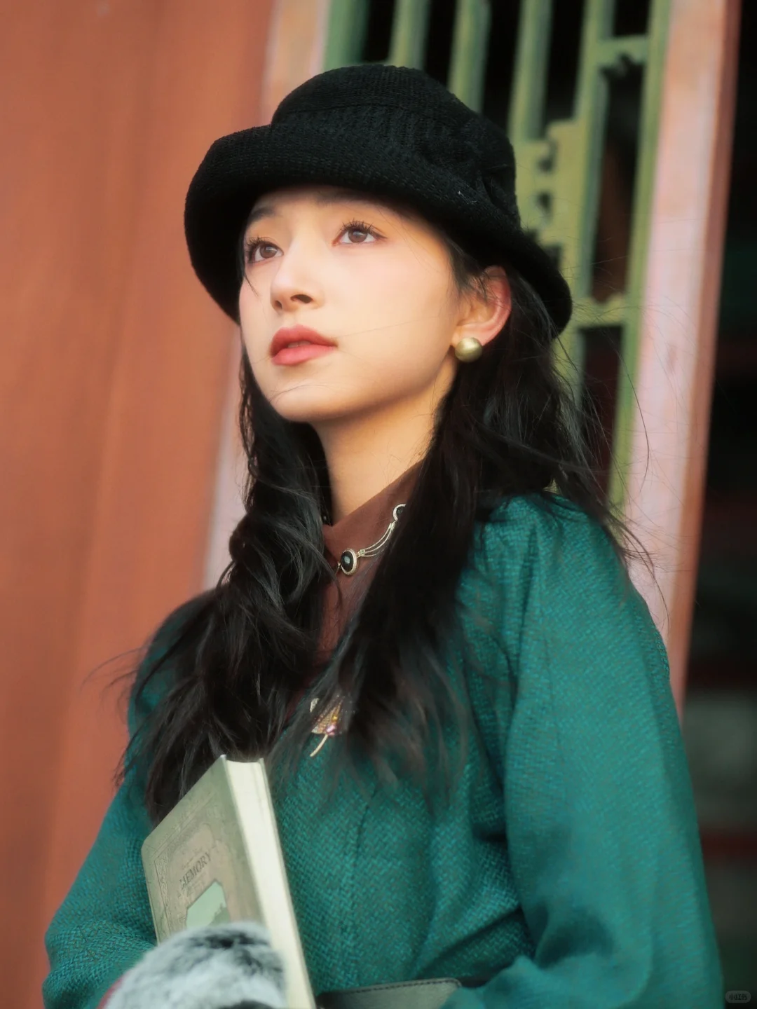“她们当然会爱上我，我本为繁花，明艳张扬。”