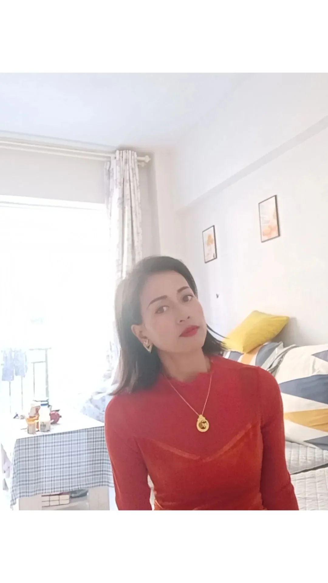 40岁离异少妇，一个人怎么过？