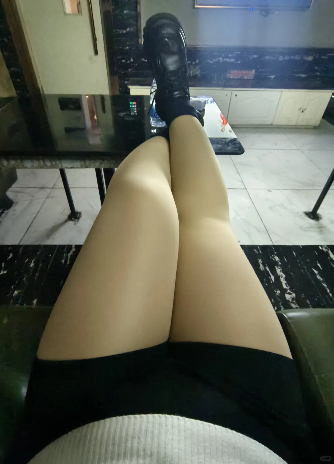 我爱我的粗腿，想踹谁就踹谁