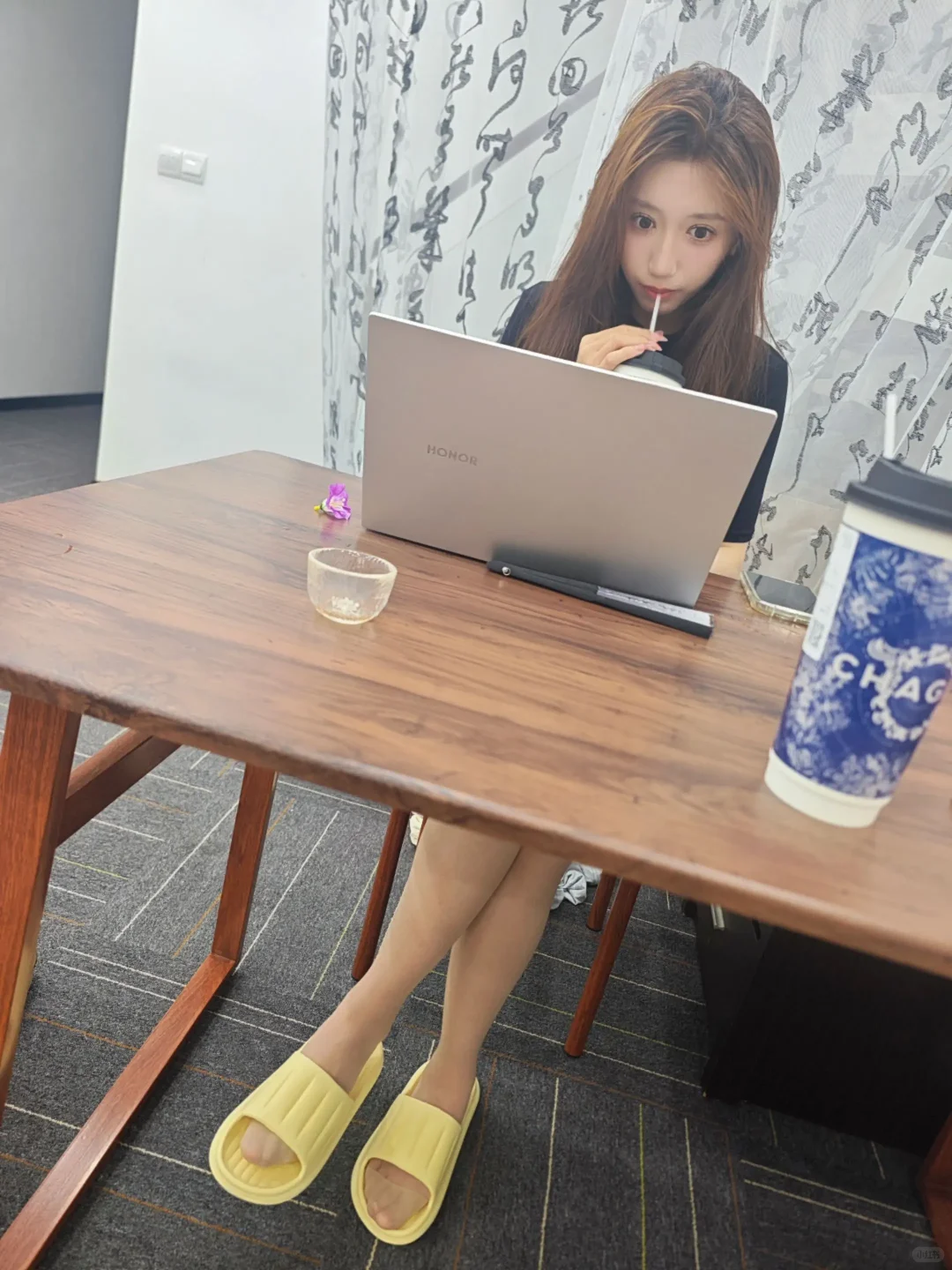 在办公室的夏天我好喜欢我啊～