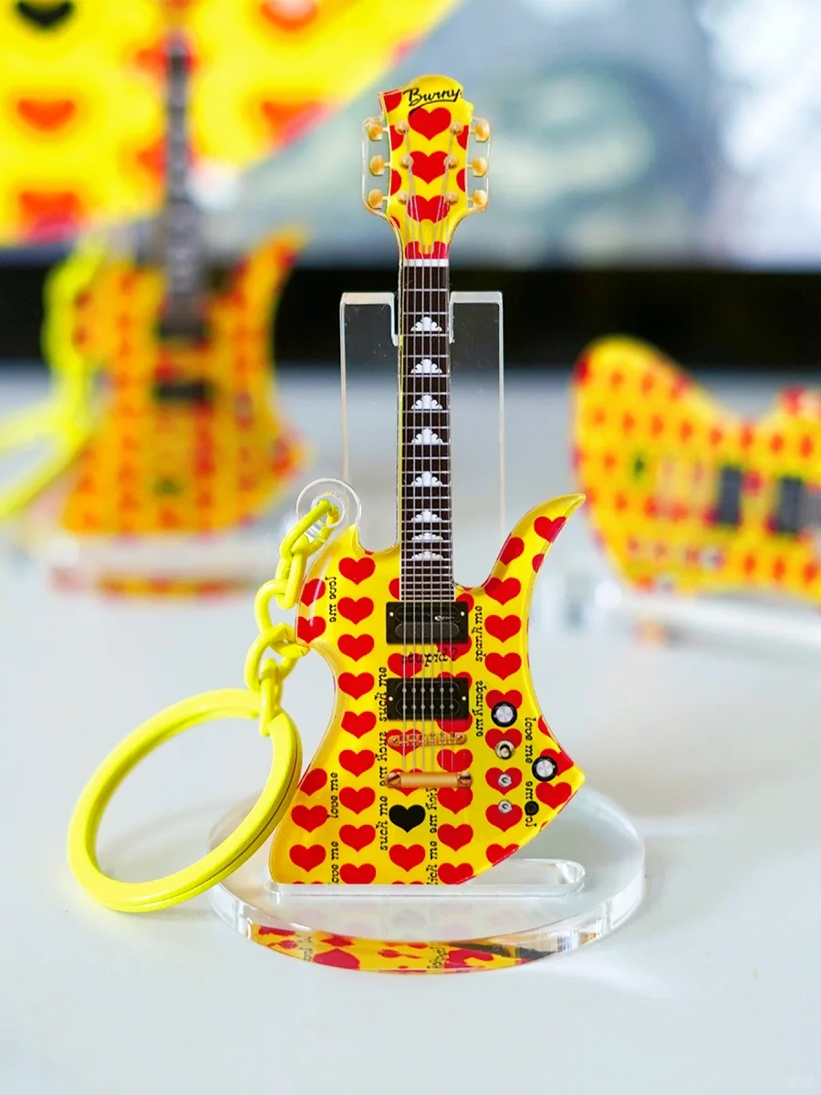 Hide🎸小黄心💛经典吉他复刻挂件摆件