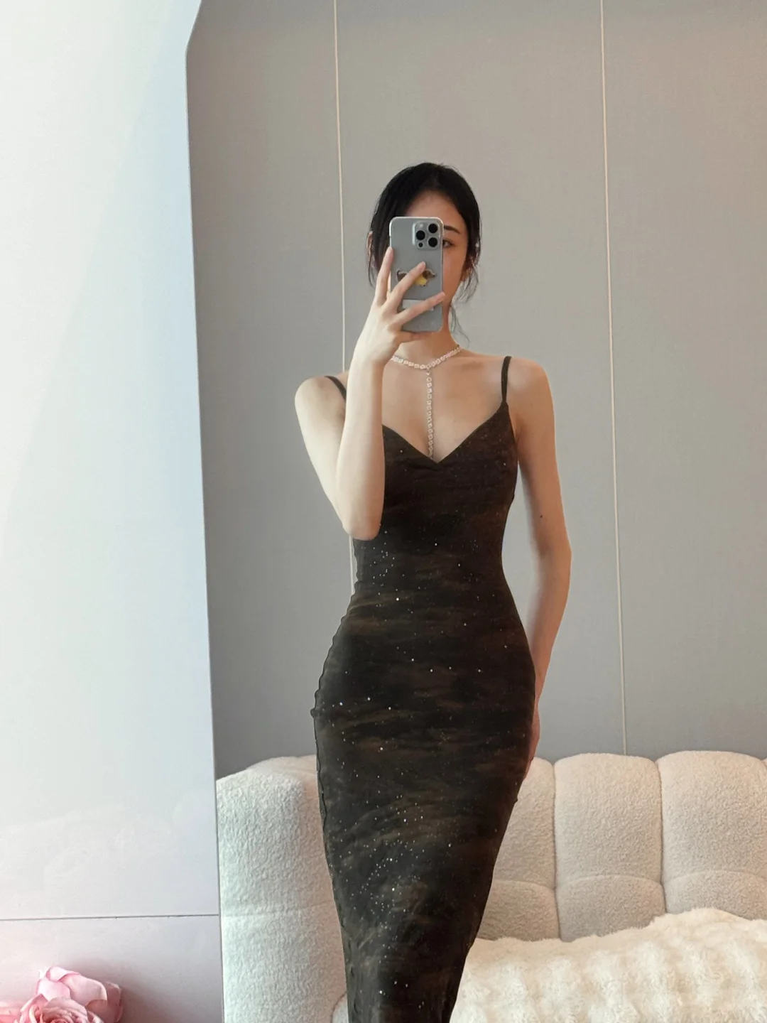 左滑 看我上身辣妹烫钻吊带裙✨