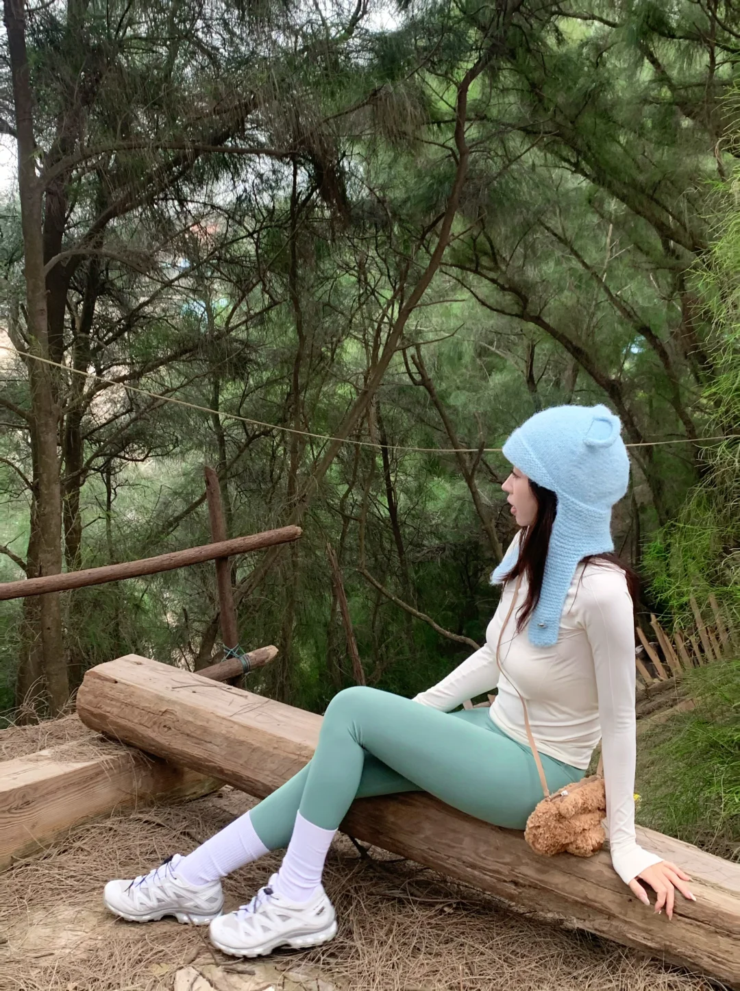 挑战只穿瑜伽服出门Day 14｜去海边吹风～