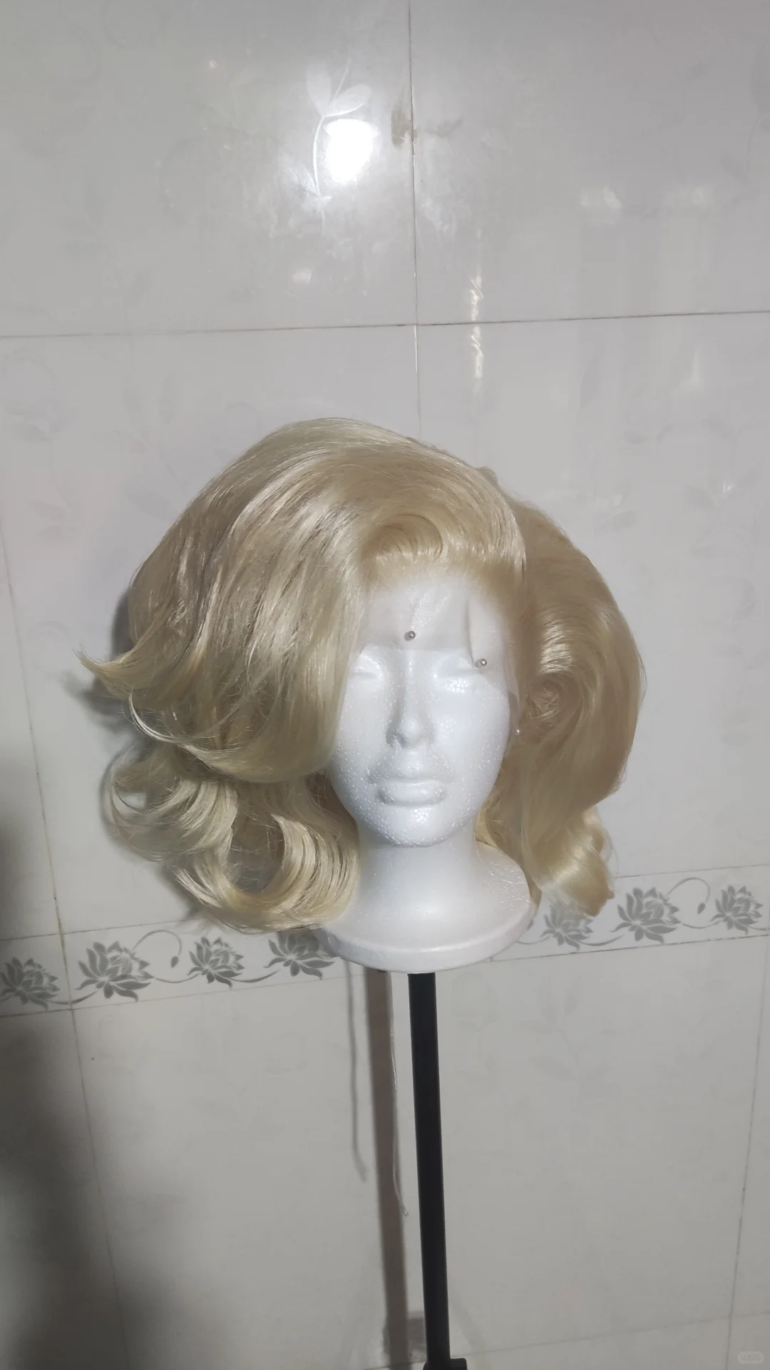 一些美丽的女明星复古卷卷~