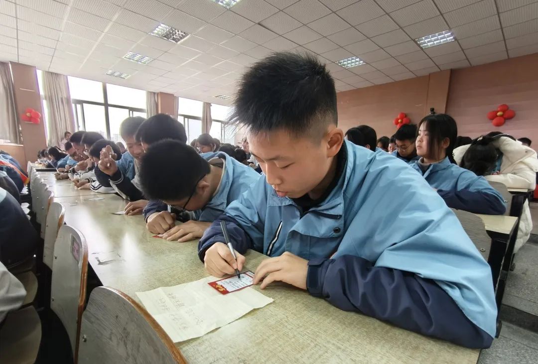 合心德育丨热辣滚烫战百日 踔厉奋发胜中考——平湖市新仓中学2024届中考冲刺百日誓师大会 第18张