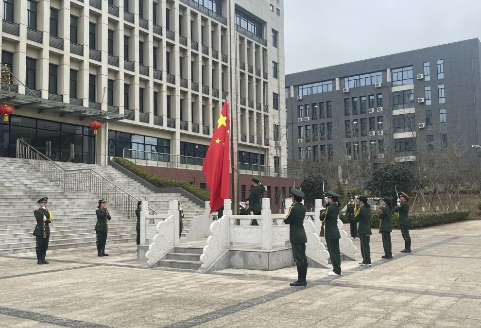 汝州市中等专业学校职教高考部举行“文明树新风 礼仪伴我行”升旗仪式 第3张