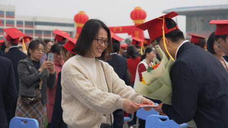 十八岁乘风破浪勇担当  八十天圆梦高考谱新篇——湖北荆门外语学校举行2024届十八岁成人礼暨高考八十天誓师大会 第28张