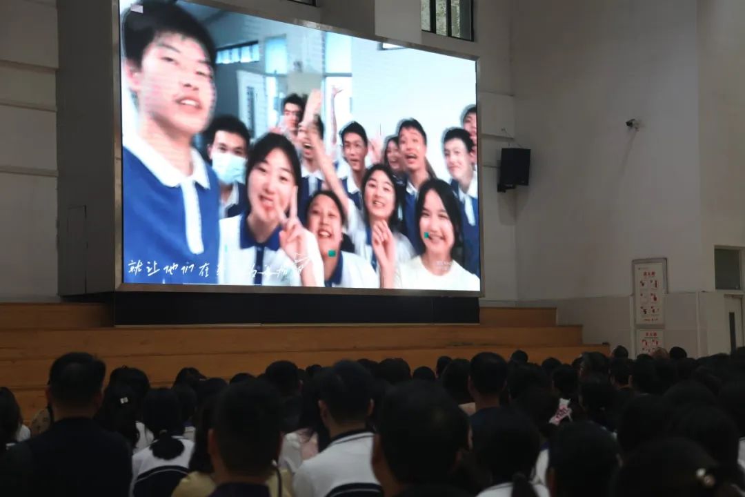 决战高考 拼搏未来|深圳市艺术高中成人礼暨高考百日誓师大会顺利举办 第27张