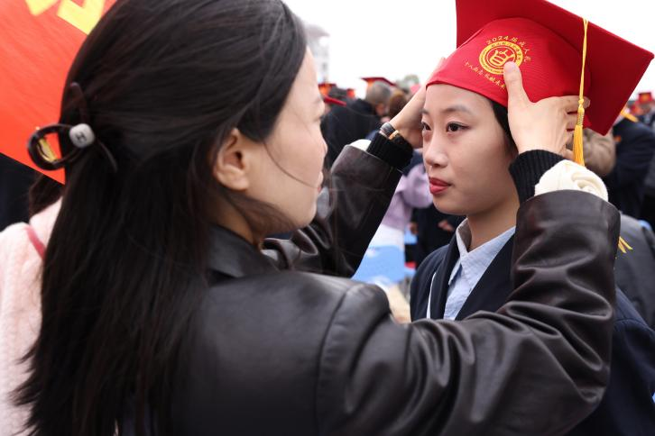 十八岁乘风破浪勇担当  八十天圆梦高考谱新篇——湖北荆门外语学校举行2024届十八岁成人礼暨高考八十天誓师大会 第12张