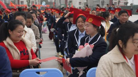 十八岁乘风破浪勇担当  八十天圆梦高考谱新篇——湖北荆门外语学校举行2024届十八岁成人礼暨高考八十天誓师大会 第27张