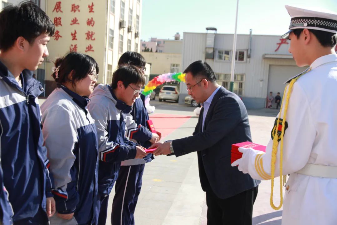 “砥砺奋进,决战高考” ——青岛交通职业学校2024年决战高考誓师大会 第7张