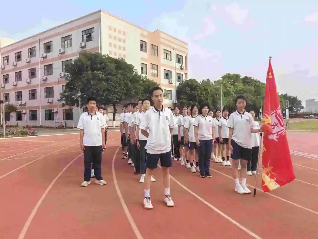 向光而行 决胜中考——纪中浪网中学隆重举办2024届中考百日誓师大会 第47张