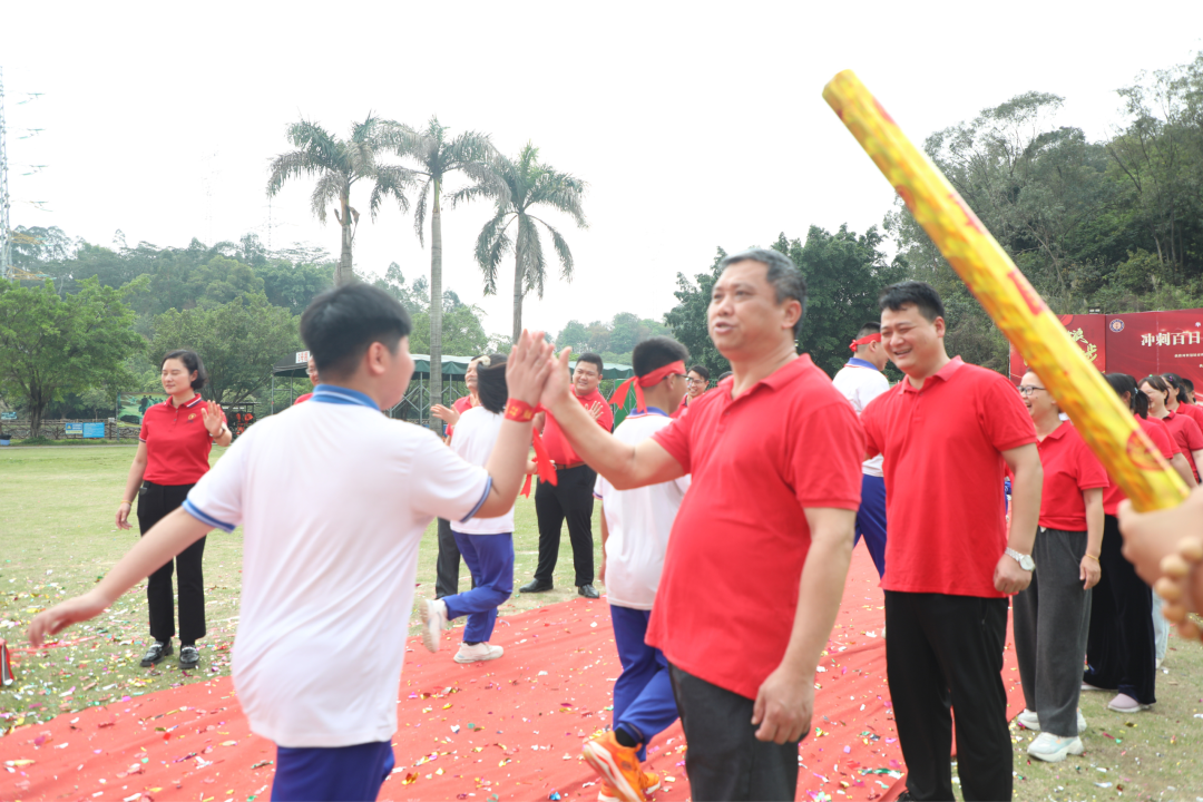 磨一剑,试锋芒!中考百日誓师大会吹响冲锋号角 第32张