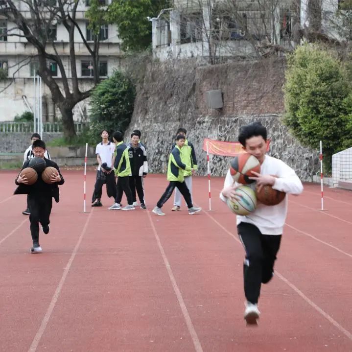 趣味减压增活力  赋能奔跑迎高考——赣县中学高三年级开展趣味减压活动 第9张