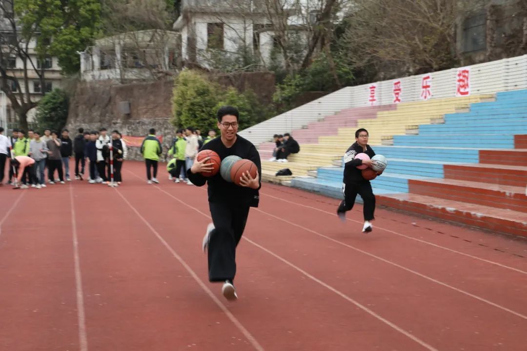 趣味减压增活力  赋能奔跑迎高考——赣县中学高三年级开展趣味减压活动 第12张