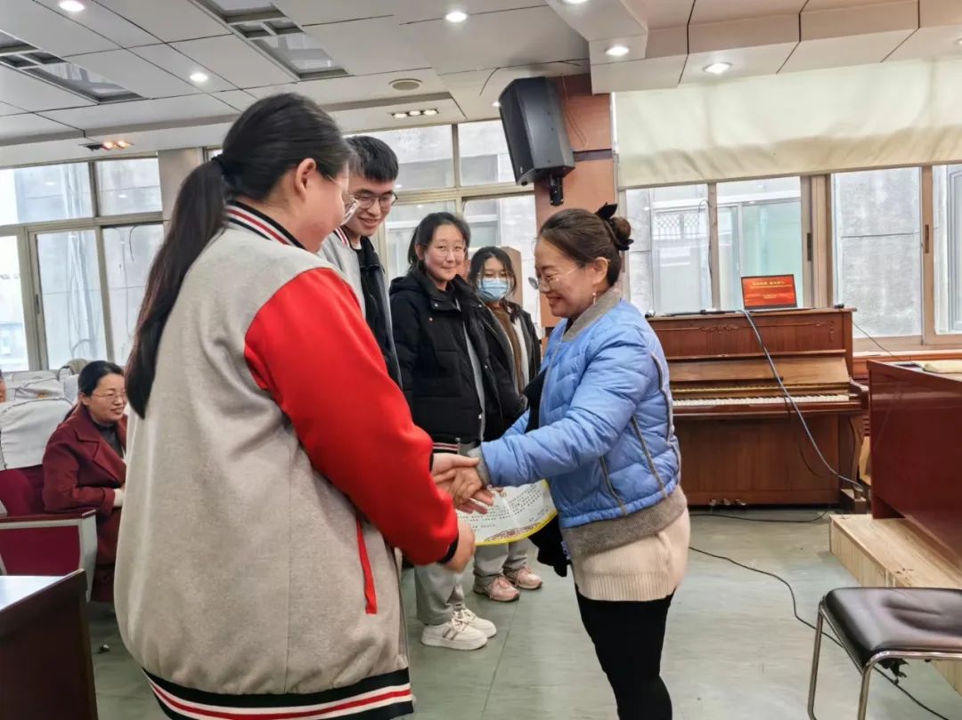 春风化雨,匠心育人|济宁二中举行高考70天倒计时目标生拜师仪式暨包保工作会议 第6张