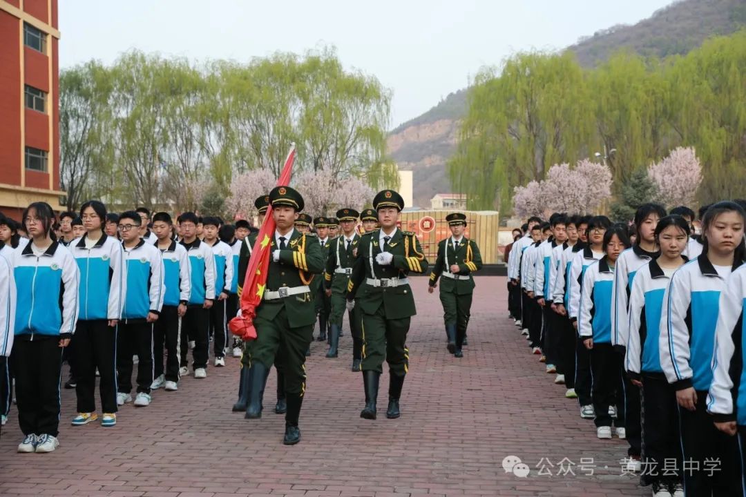 笃行不怠迎高考  枕戈备战志凯旋——黄龙县中学第七周主题升旗仪式 第6张