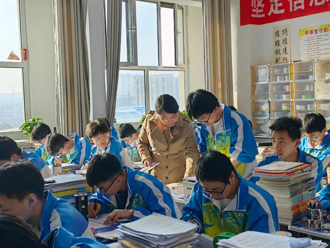 高考倒计时60天!兰州成功自强补习学校高考校区教学能手批评比活动高效开展 第5张