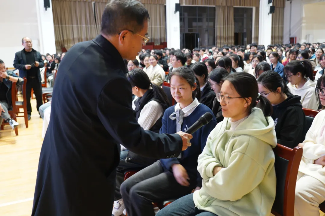 心理赋能 赢在高考——祁门一中励志心理辅导讲座助力高三学子决胜高考 第11张