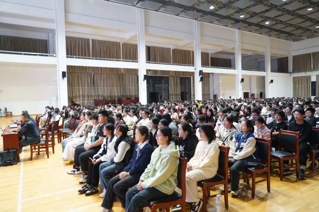 心理赋能 赢在高考——祁门一中励志心理辅导讲座助力高三学子决胜高考 第3张