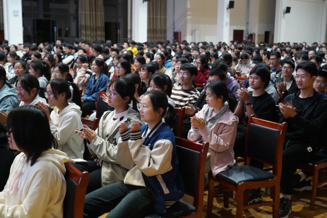 心理赋能 赢在高考——祁门一中励志心理辅导讲座助力高三学子决胜高考 第8张