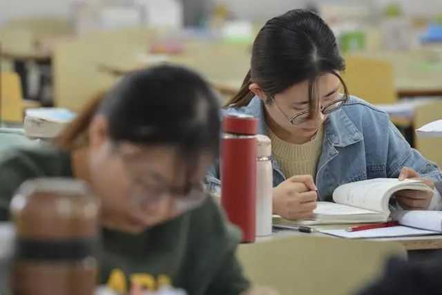 高考500分左右,学生“优先”选择这6所大学,就业率均在90% 第9张