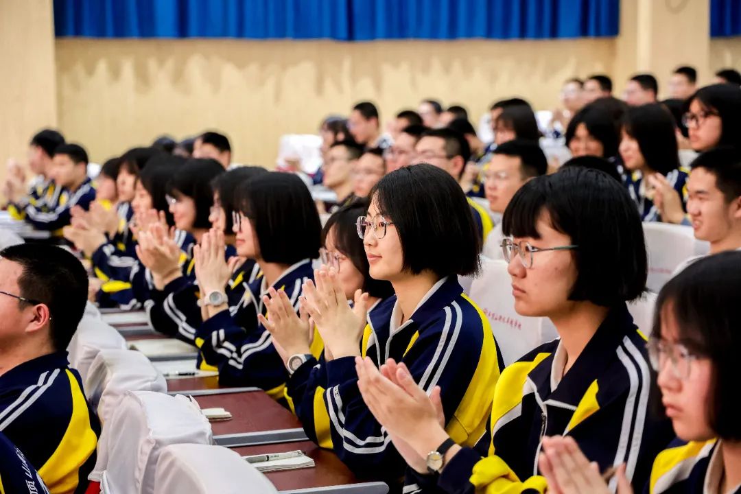 衡水卓越丨“书法赋能 提分高考”——北京大学陈刚教授到我校开展专题讲座 第3张