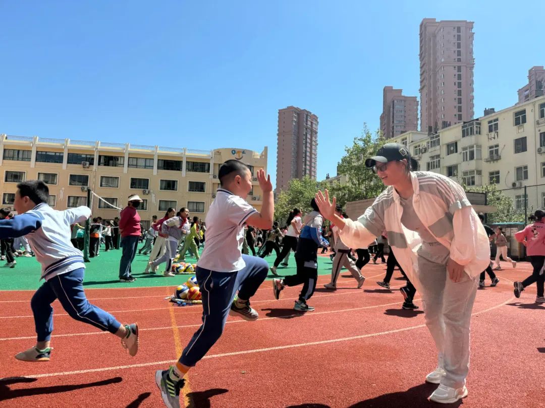 【乐善优教 悦动精研】“你好,小学”——青岛市市南区汶上路幼儿园参观小学活动小记 第12张