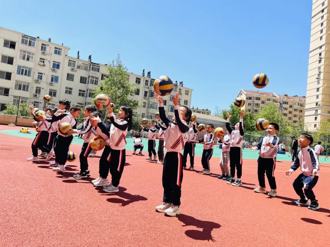 【乐善优教 悦动精研】“你好,小学”——青岛市市南区汶上路幼儿园参观小学活动小记 第16张