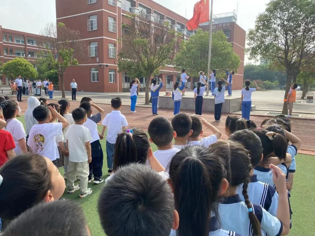 嗨!小学——长安路幼儿园大班参观小学活动 第7张