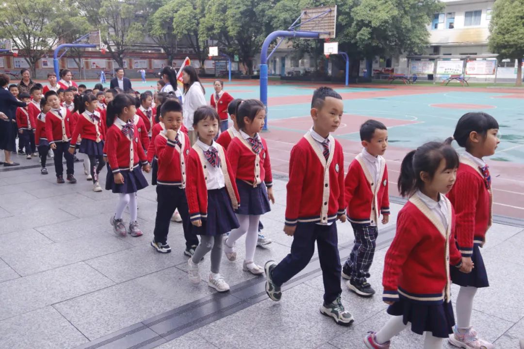 趣探小学,幼见成长——西昌市第二小学迎接红玉幼儿园参观活动 第19张