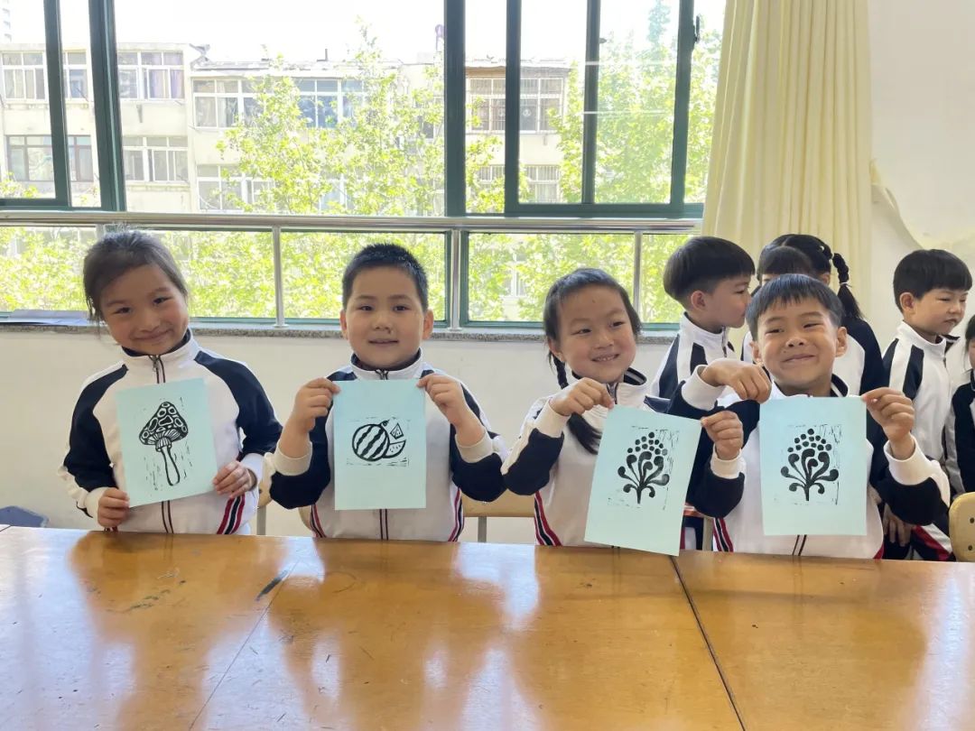 【乐善优教 悦动精研】“你好,小学”——青岛市市南区汶上路幼儿园参观小学活动小记 第26张