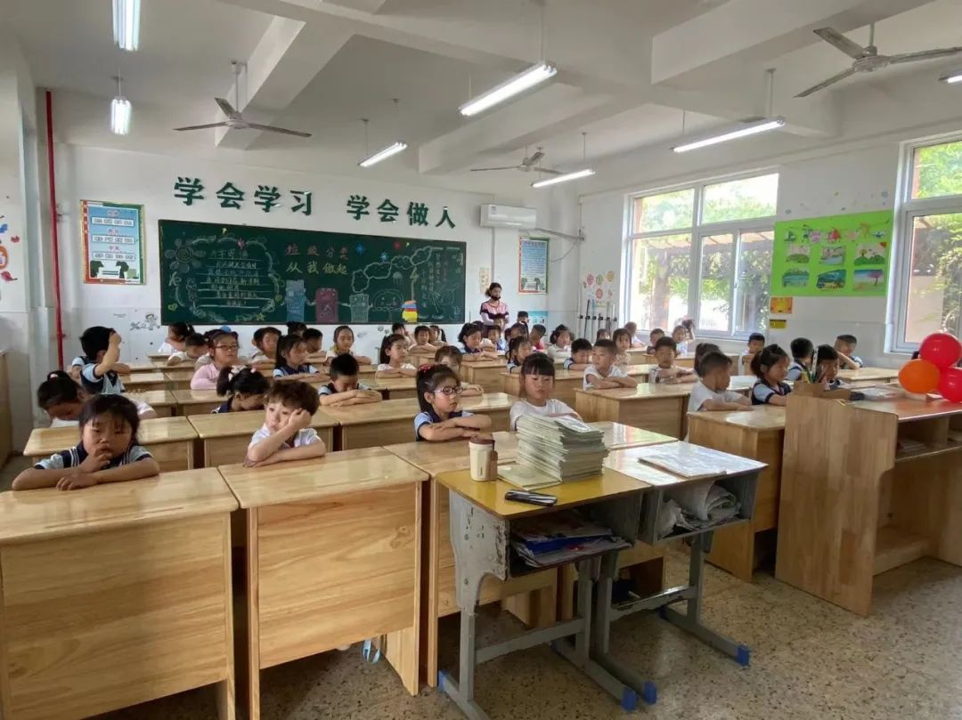 嗨!小学——长安路幼儿园大班参观小学活动 第12张