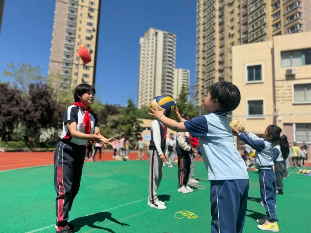 【乐善优教 悦动精研】“你好,小学”——青岛市市南区汶上路幼儿园参观小学活动小记 第17张