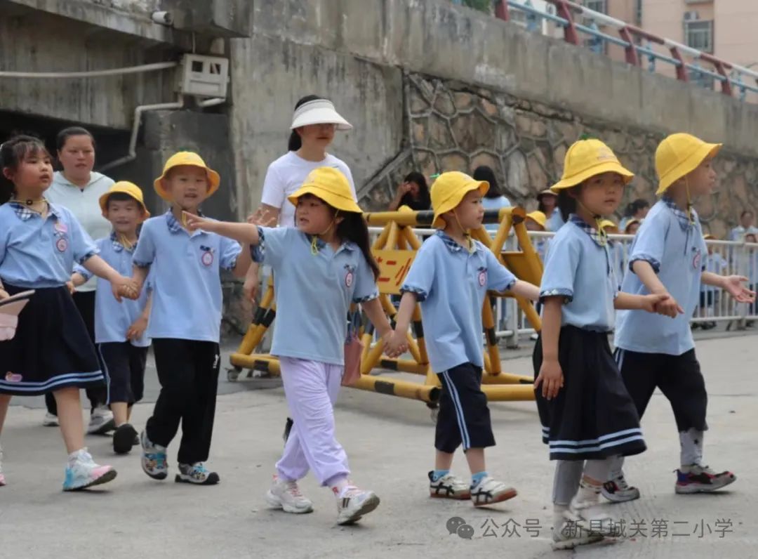 幼小衔接 双向奔赴——新县城关第二小学携手新县第二幼儿园开展“幼小衔接”活动 第5张