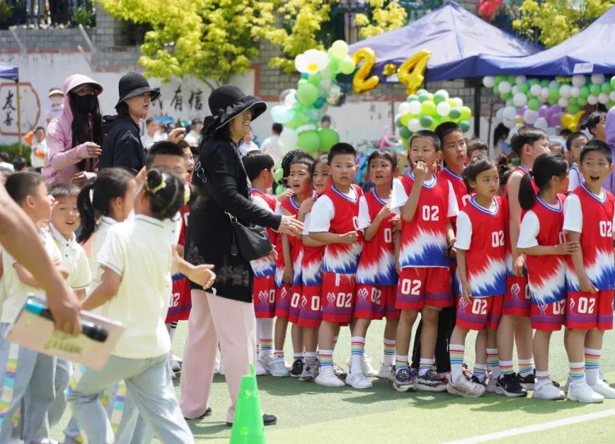 奔跑吧·少年--风景小学2024年田径运动会 第98张