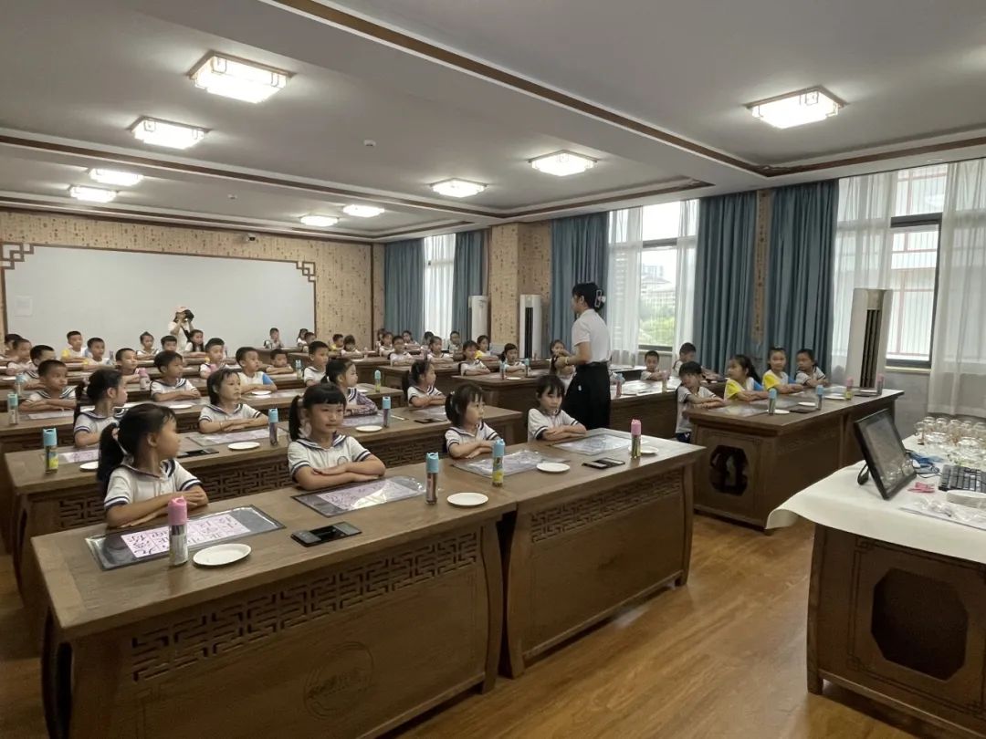 【学前教育宣传月】探小学之趣 赴成长之约——三亚市第一幼儿园走进小学活动 第88张