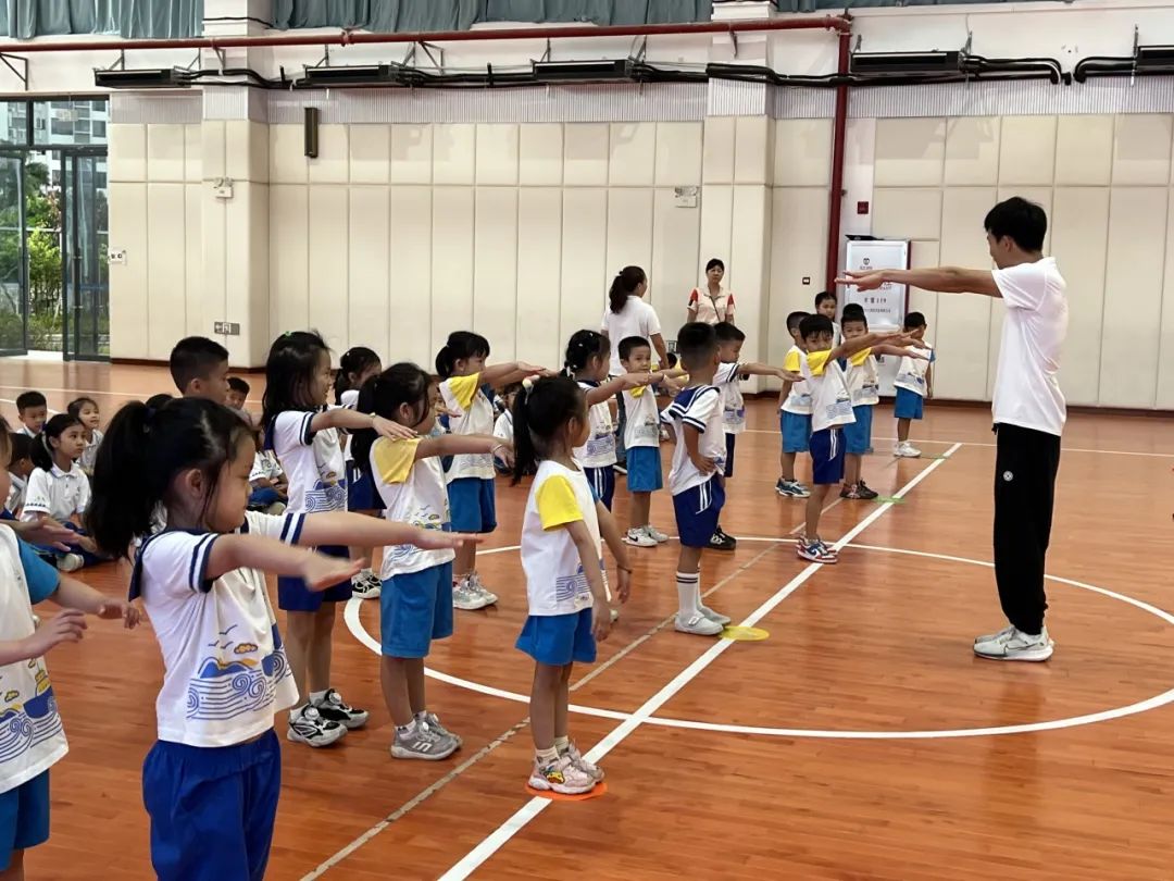 【学前教育宣传月】探小学之趣 赴成长之约——三亚市第一幼儿园走进小学活动 第96张