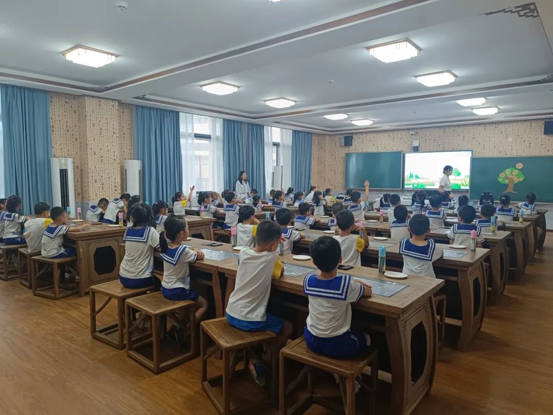 【学前教育宣传月】探小学之趣 赴成长之约——三亚市第一幼儿园走进小学活动 第87张