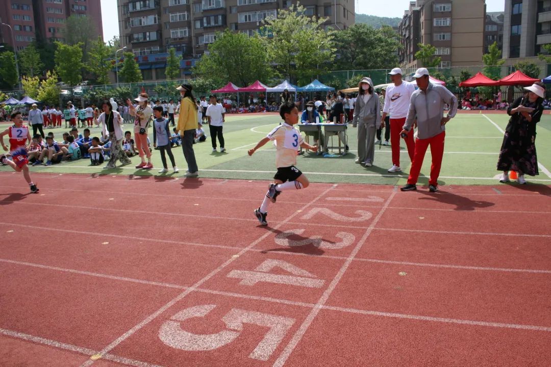 奔跑吧·少年--风景小学2024年田径运动会 第82张