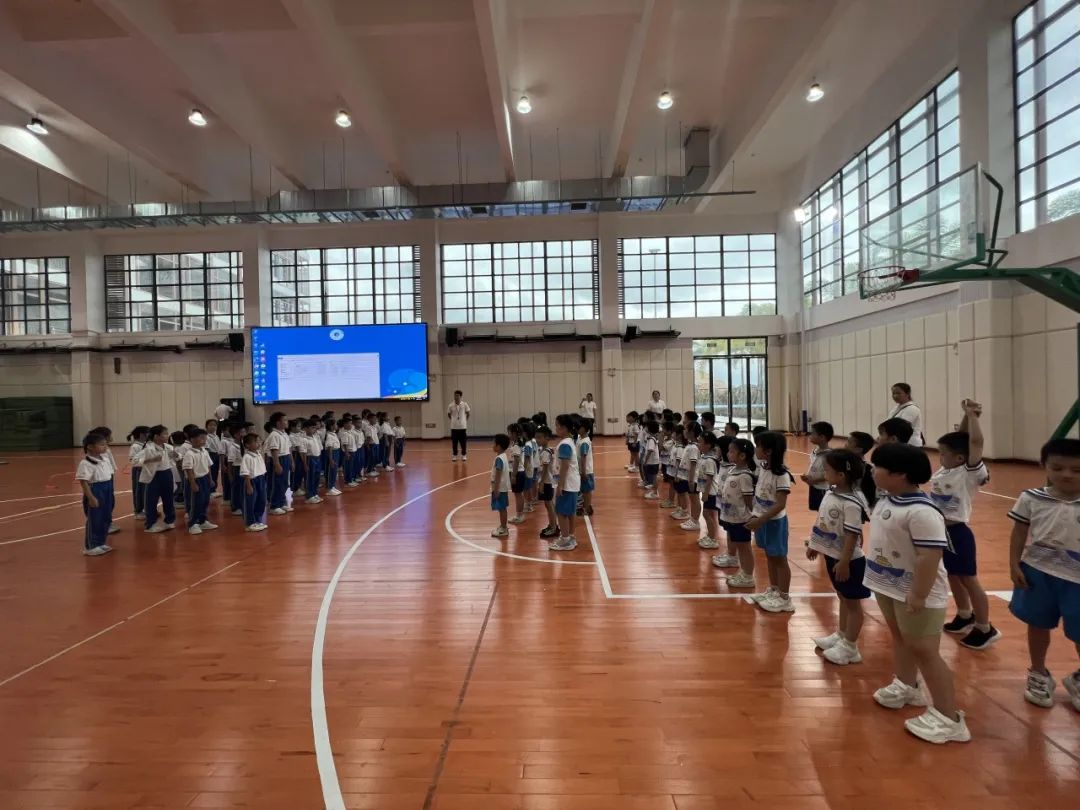 【学前教育宣传月】探小学之趣 赴成长之约——三亚市第一幼儿园走进小学活动 第93张