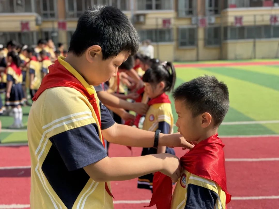 校园动态|红领巾爱祖国——莲湖区龙首村小学举行一年级入队仪式 第11张