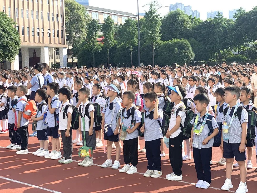 【奇乐睿幼儿园】——“初探小学·礼遇成长”大班组参观小学活动 第27张