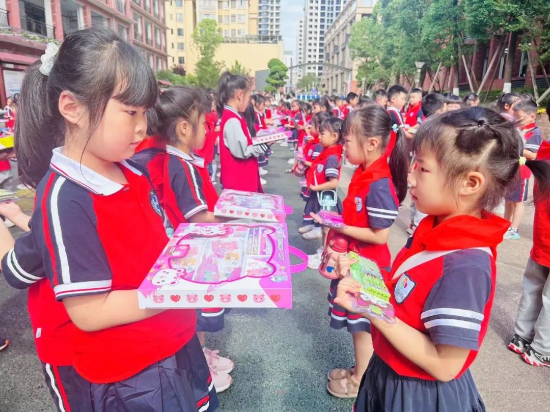 【凤幼动态】“初遇小学 筑梦成长”——幼小衔接之走进小学大班活动 第37张