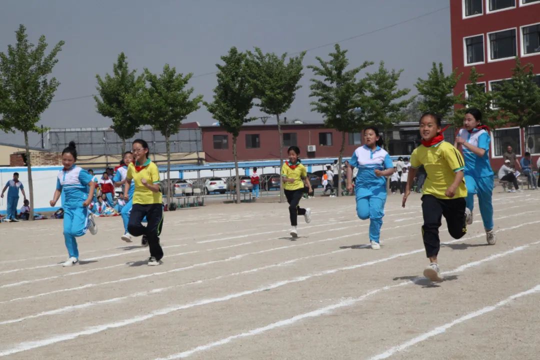 曹庄小学召开第五届阳光体育运动会----“健康育人 趣享运动” 第67张