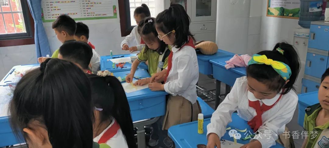 参观小学初体验,幼小衔接零距离——嵩南幼儿园大班幼儿走进电报路教育集团何其芳小学 第38张