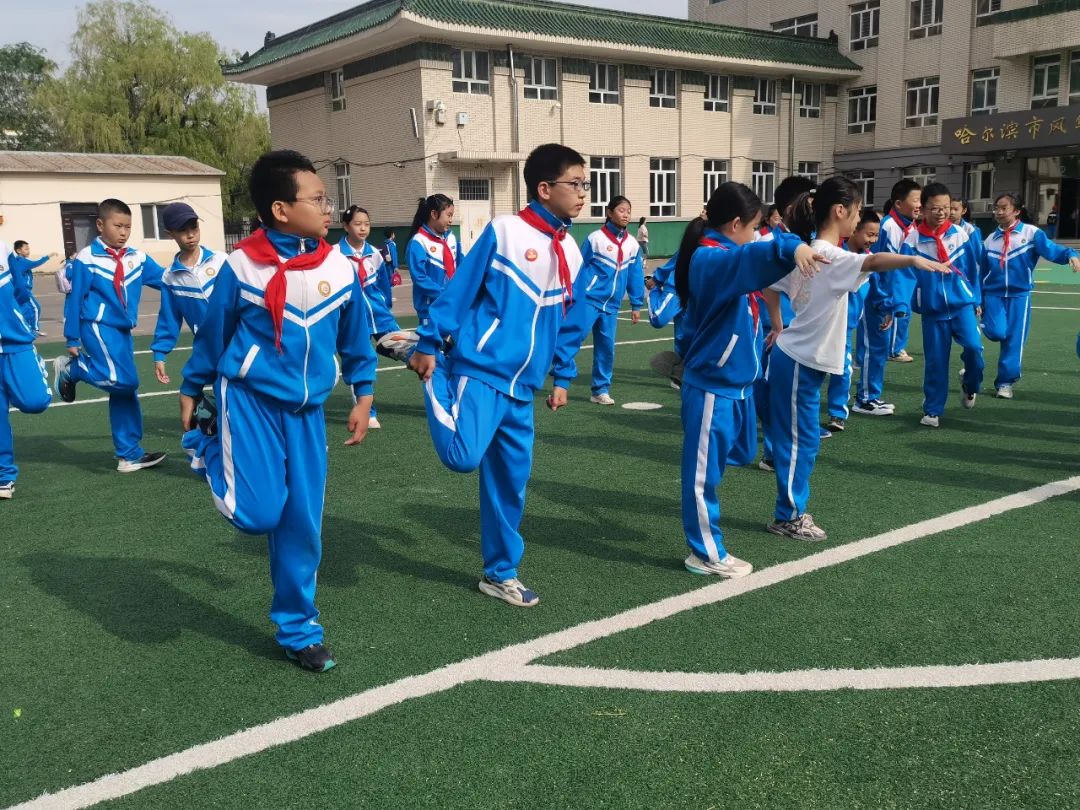 【风华小学·体育】日出晨晓齐奔跑 少年跃动梦燃烧 第15张